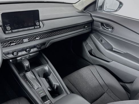 Certified 2023 Honda Accord EX image 23