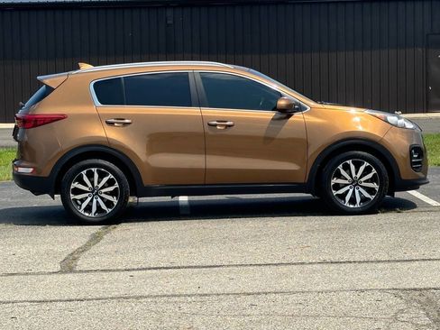 Used 2017 Kia Sportage EX image 2