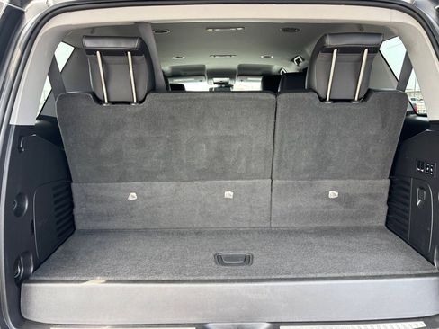 Used 2019 Chevrolet Tahoe LT w/ Luxury Package RWD image 28