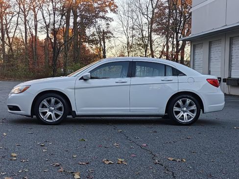 Used 2014 Chrysler 200 Touring image 4