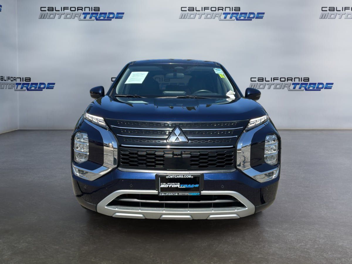 Used 2024 Mitsubishi Outlander SE FWD image 2