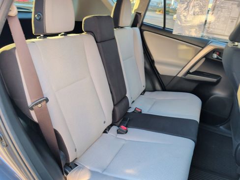 Used 2018 Toyota RAV4 XLE image 33