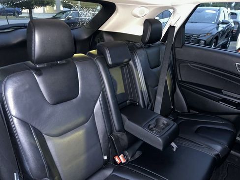 Used 2022 Ford Edge Titanium image 41