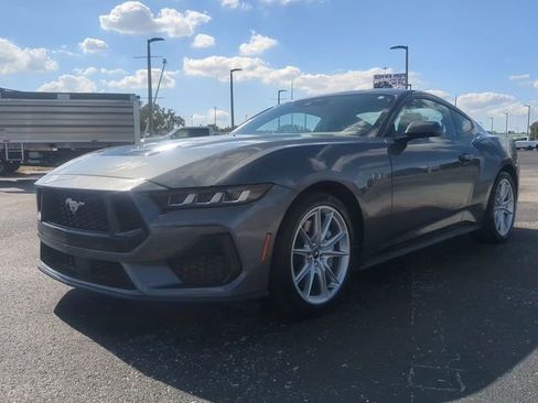 Used 2024 Ford Mustang GT Premium image 9