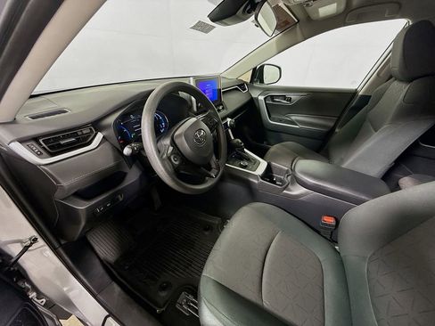 Used 2024 Toyota RAV4 XLE AWD/4WD image 9