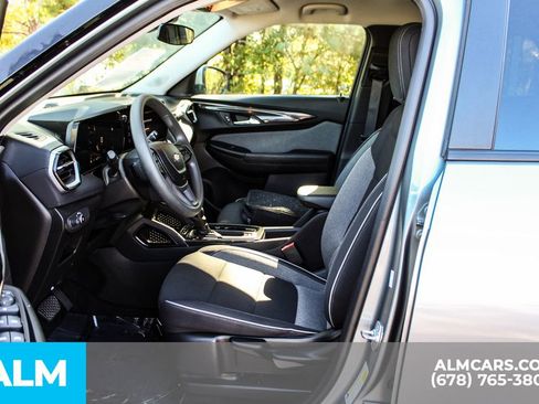 Used 2025 Chevrolet TrailBlazer LT image 17