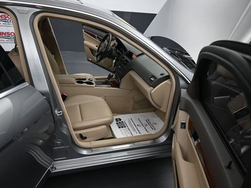 Used 2010 Mercedes-Benz C 300 Sedan image 23