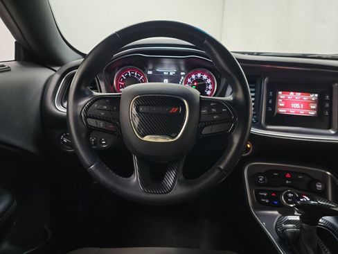 Used 2016 Dodge Challenger SXT image 16