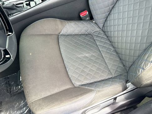 Used 2021 Toyota C-HR XLE FWD image 19
