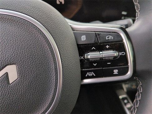 Used 2025 Kia Sorento S w/ Panoramic Sunroof Package image 18