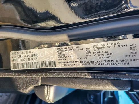 Used 2023 Jeep Grand Cherokee L Laredo image 26