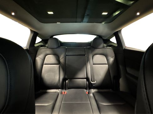 Used 2022 Tesla Model Y Performance image 41