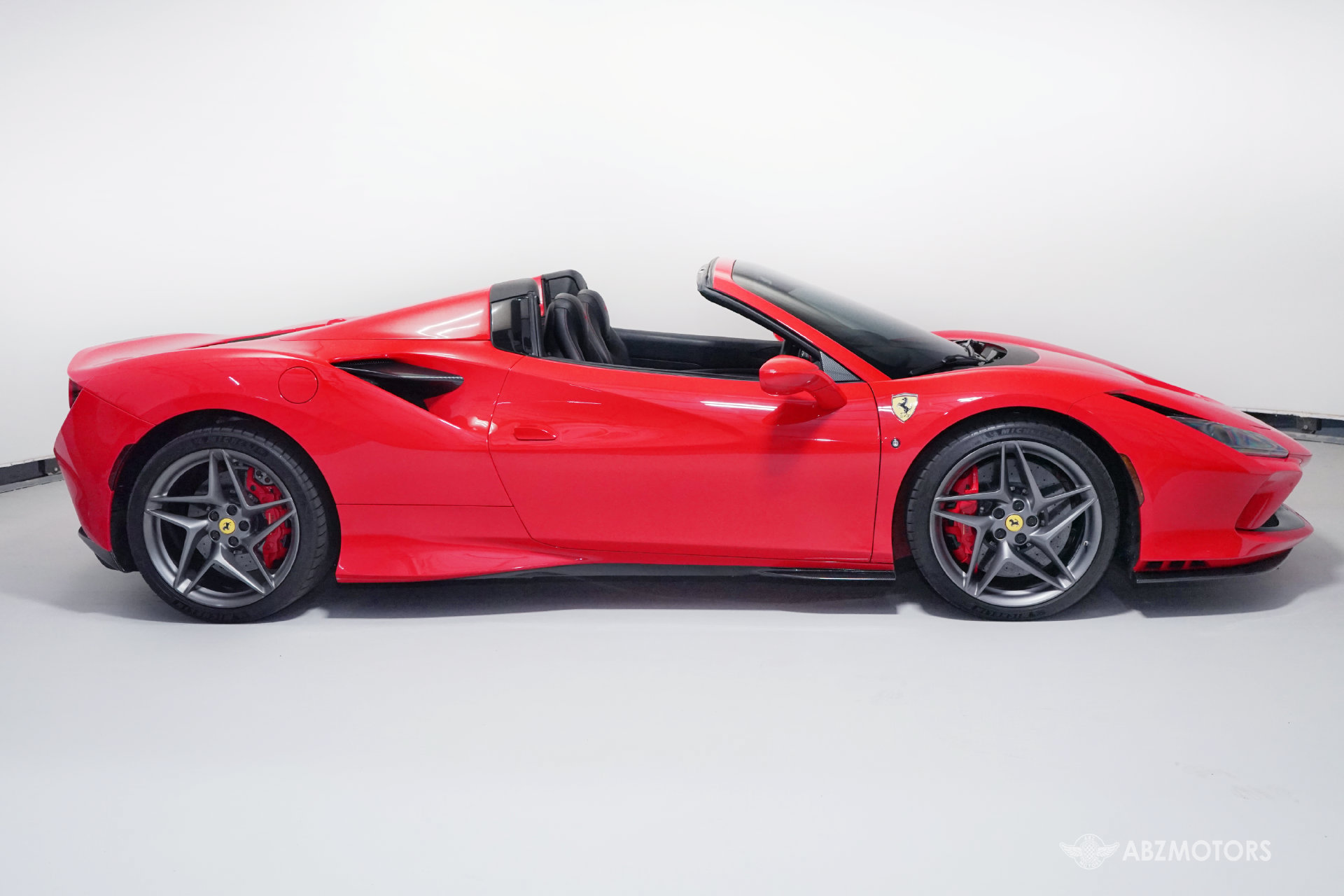 Used 2021 Ferrari F8 Tributo RWD image 3