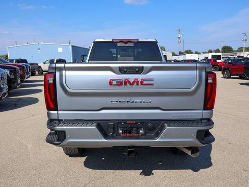 New 2026 GMC Sierra 3500 Denali w/ Denali Reserve Package AWD/4WD image 4