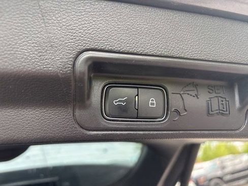 Used 2022 Ford Explorer XLT RWD image 31