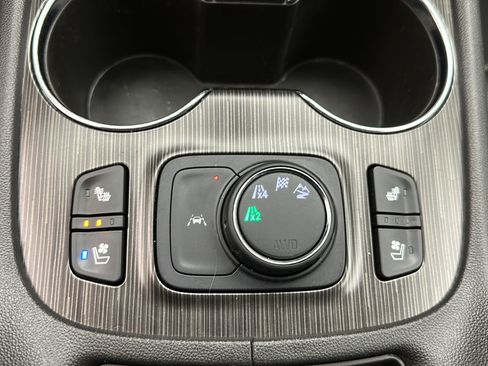 Used 2021 GMC Acadia SLT w/ Premium Package AWD/4WD image 22