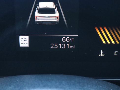 Used 2025 Kia K4 FWD image 29