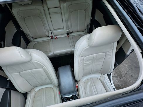 Used 2019 Lincoln Nautilus Reserve image 14