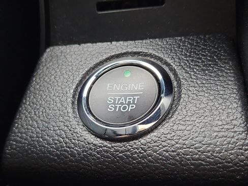 Used 2021 Ford Expedition XLT RWD image 25