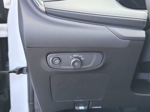 Used 2025 Buick Encore GX Preferred FWD image 19