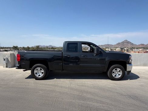 Used 2019 Chevrolet Silverado 1500 LT RWD image 3