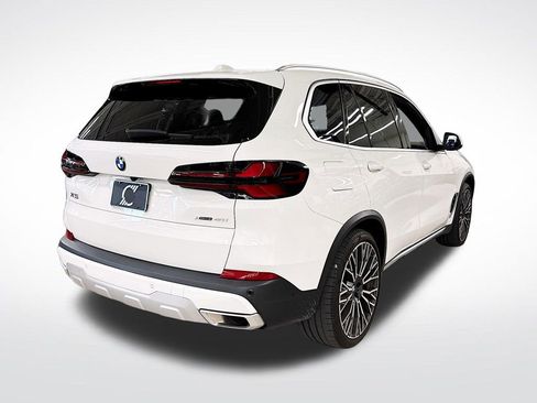 Used 2024 BMW X5 xDrive40i w/ Parking Assistance Package AWD/4WD image 5