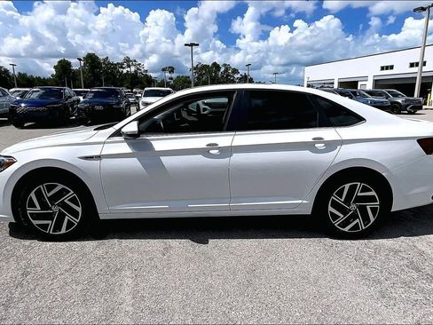 Certified 2022 Volkswagen Jetta SEL FWD image 8