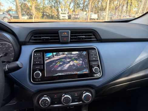 Used 2025 Nissan Versa SV image 21