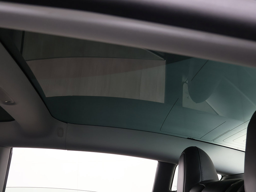 Used 2020 Tesla Model 3 Standard Range Plus RWD image 17