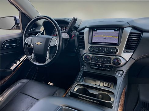 Used 2018 Chevrolet Suburban Premier AWD/4WD image 7