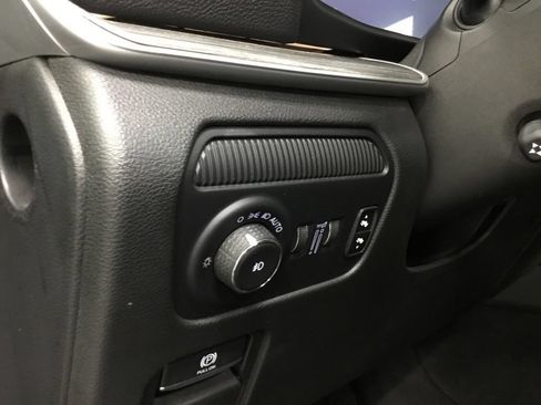 Used 2024 Jeep Wagoneer Series III w/ Flexible Seating Group AWD/4WD image 11