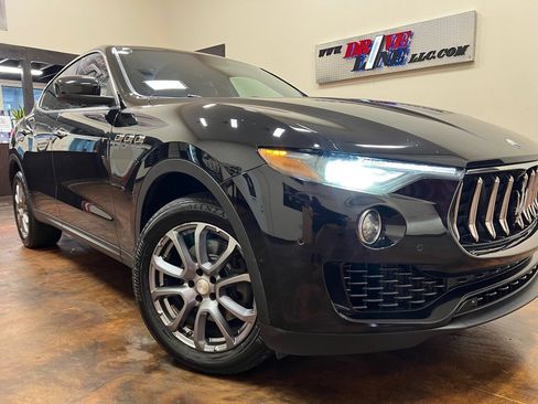 Used 2018 Maserati Levante AWD/4WD image 38
