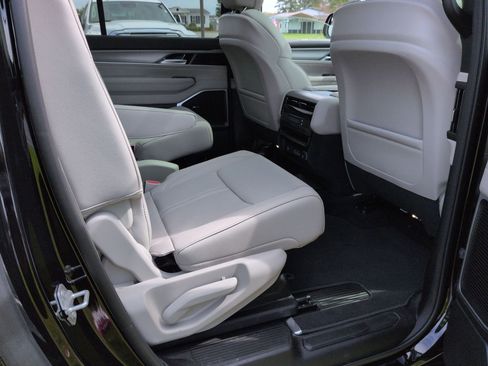 New 2026 Jeep Grand Wagoneer L 2WD image 20