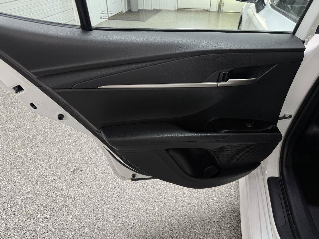Used 2025 Toyota Camry SE FWD image 27