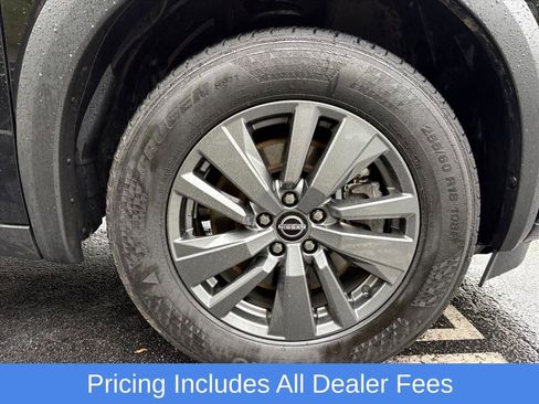 Used 2024 Nissan Pathfinder SV FWD image 27