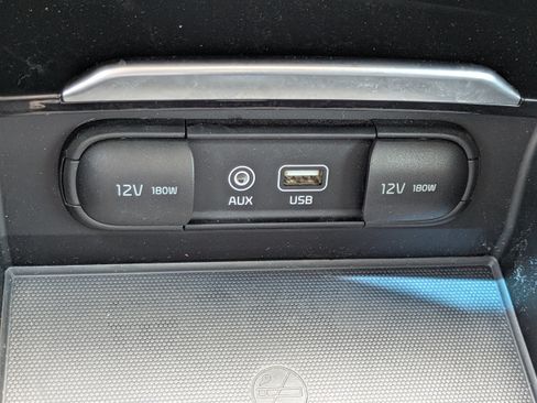 Used 2017 Kia Cadenza Premium FWD image 27