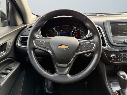 Used 2019 Chevrolet Equinox LT w/ Driver Convenience Package image 12