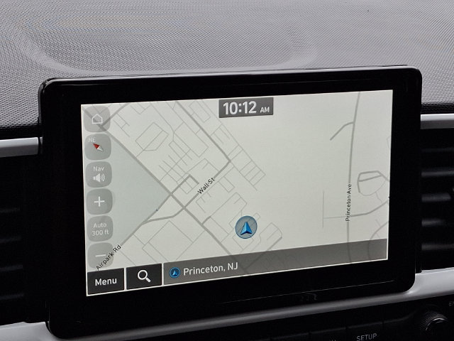 Used 2024 Hyundai Venue Limited FWD image 17