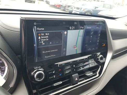 Used 2022 Toyota Highlander Platinum image 22