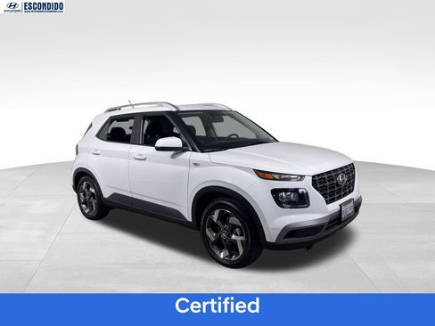 Certified 2025 Hyundai Venue SEL FWD image 7