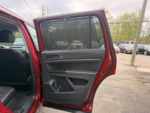 Used 2018 Volkswagen Atlas SE image 16