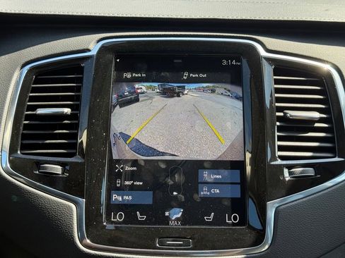 Used 2022 Volvo XC90 T8 Inscription image 40