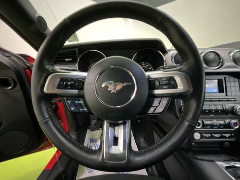 Used 2017 Ford Mustang Coupe image 19