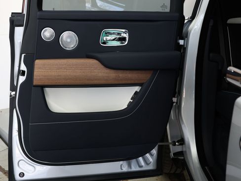 New 2026 Rolls-Royce Cullinan image 30