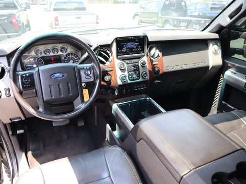 Used 2016 Ford F250 Lariat w/ Lariat Ultimate Package AWD/4WD image 13