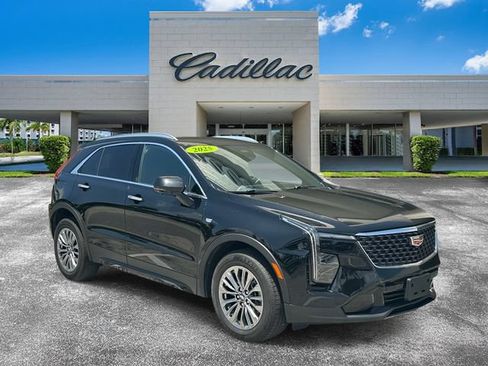 Certified 2025 Cadillac XT4 Premium Luxury FWD image 5