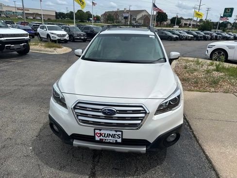 Used 2017 Subaru Outback 2.5i Limited AWD/4WD image 2