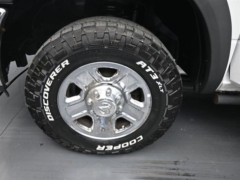 Used 2017 RAM 2500 Tradesman w/ Chrome Appearance Group AWD/4WD image 17