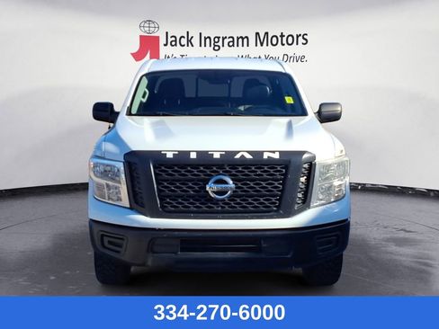 Used 2017 Nissan Titan S image 8