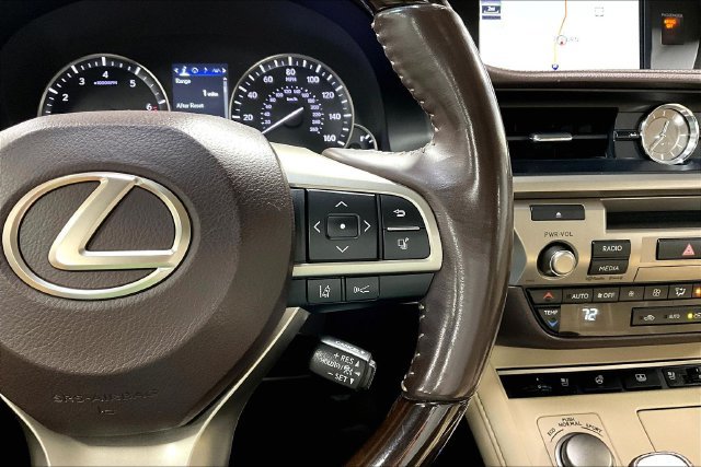 Used 2018 Lexus ES 350 w/ Luxury Package w/Wood Trim FWD image 13